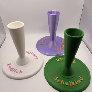 Schultütenständer „Endlich Schulkind“ – Farbe nach Wunsch